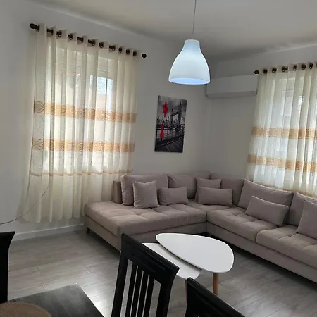 Center Apartment *