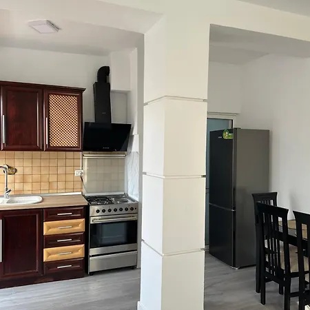 Center Apartment *